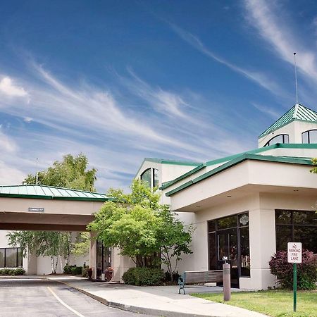 Ramada By Wyndham Fishkill Hotel Kültér fotó