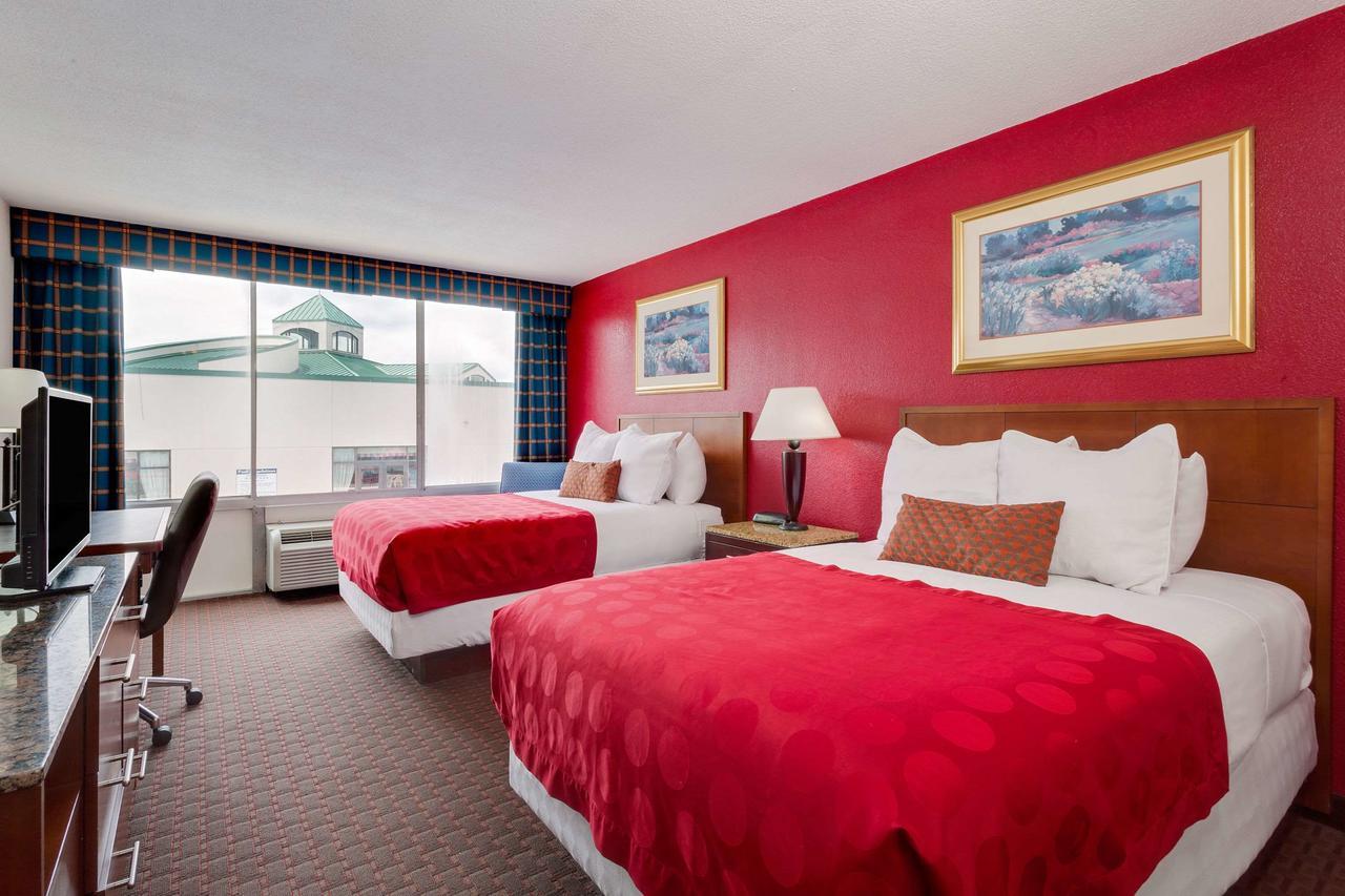 Ramada By Wyndham Fishkill Hotel Kültér fotó