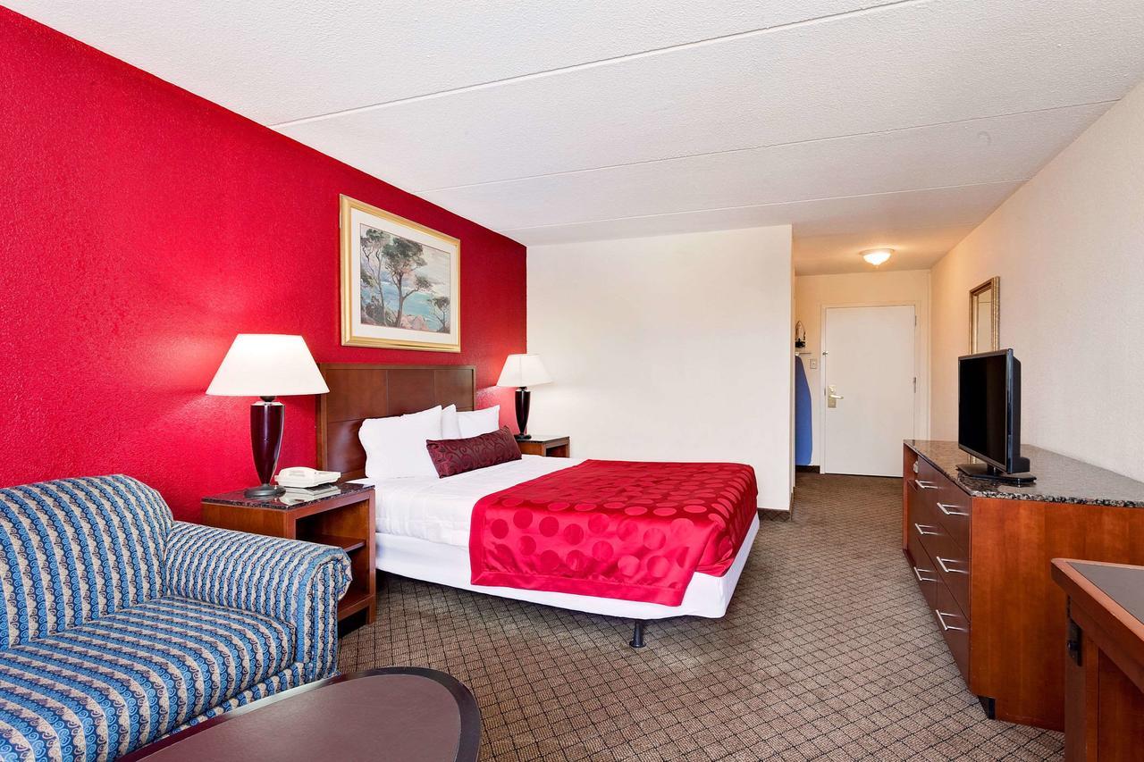 Ramada By Wyndham Fishkill Hotel Kültér fotó